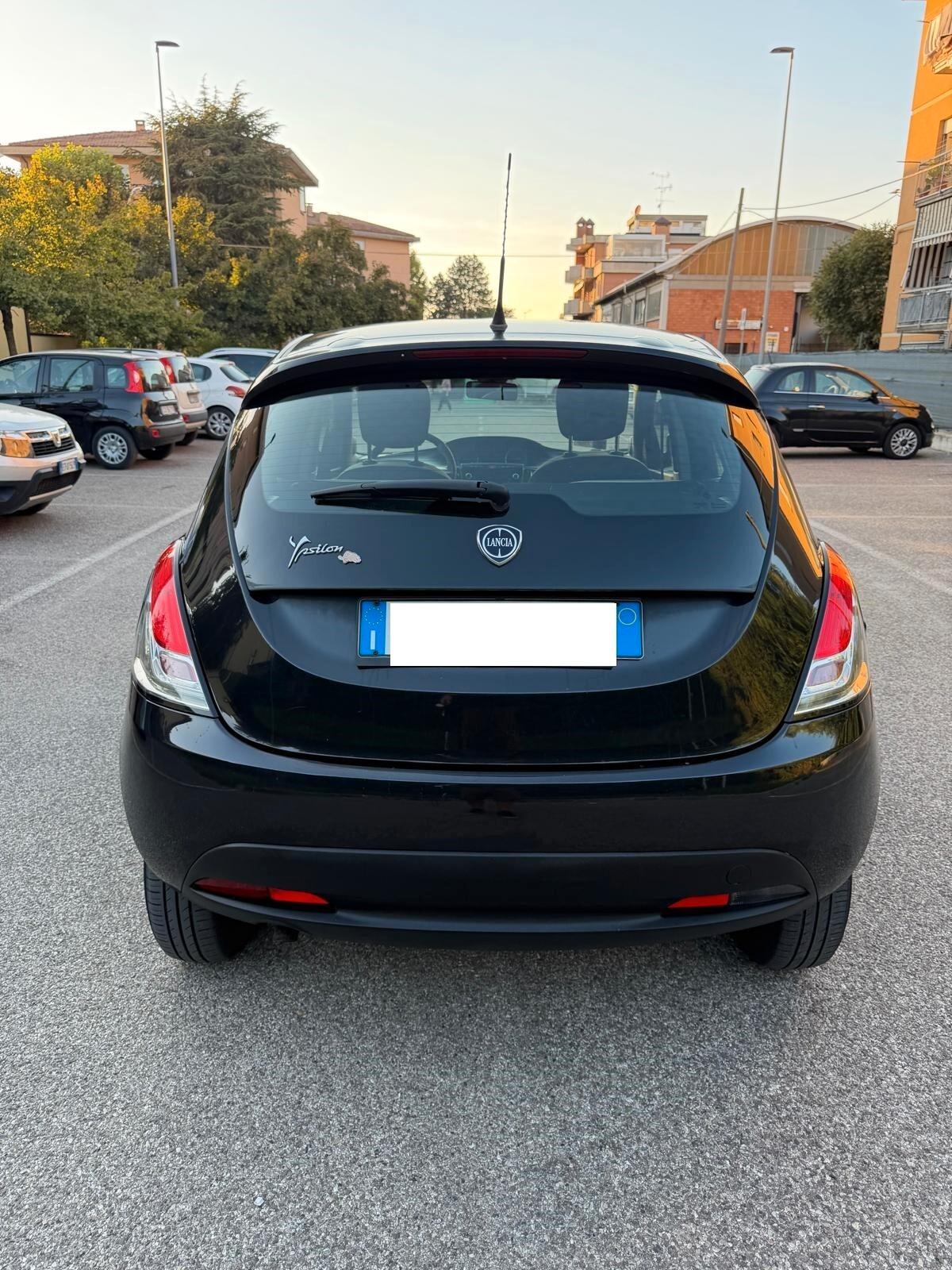 Lancia Ypsilon 0.9 METANO - NEOPATENTATI - 12 MESI DI GARANZIA -