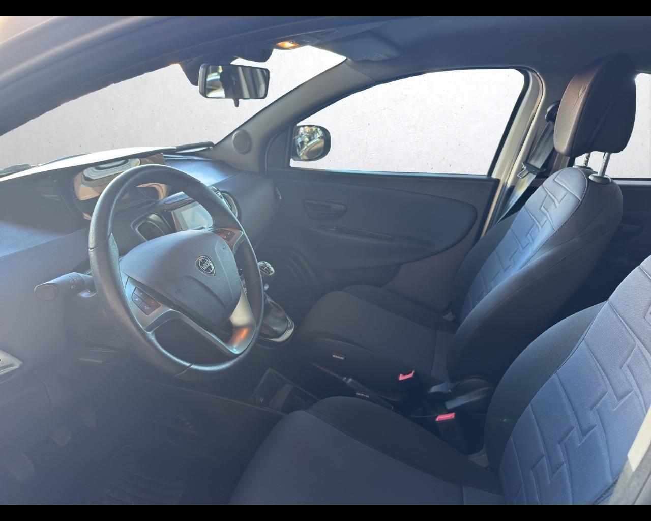LANCIA Ypsilon 3ª serie - Ypsilon 1.0 FireFly 5 porte S&S Hybrid Platino