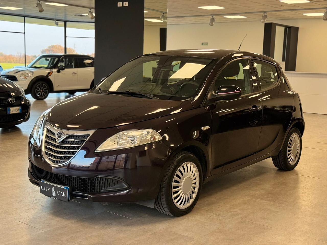 Lancia Ypsilon 1.2 69 CV 5 porte S&S Platinum