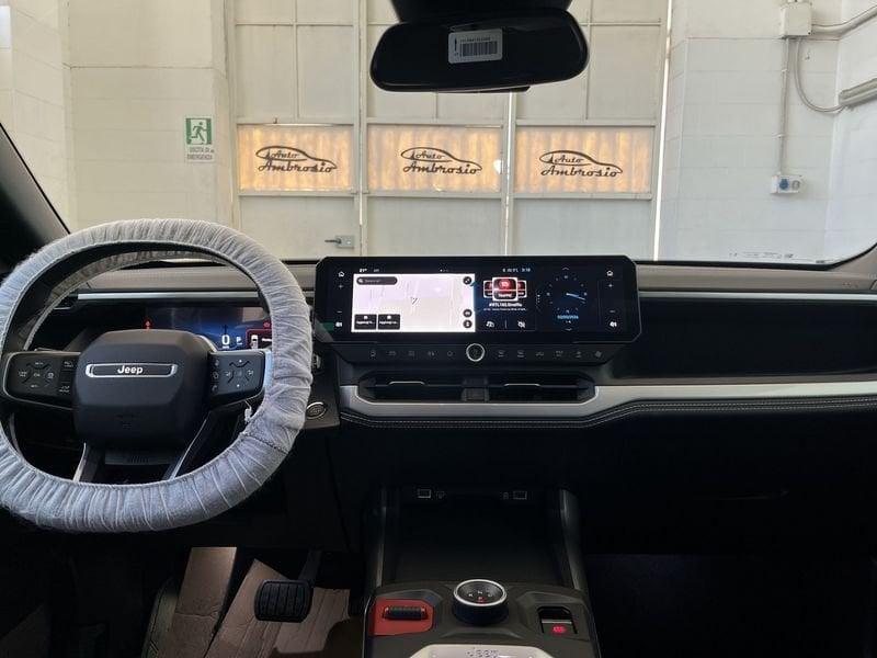 Jeep Compass Compass 1.2 turbo e-hybrid mhev First Edition fwd 145cv edct6 Tua da 379,00 al mese