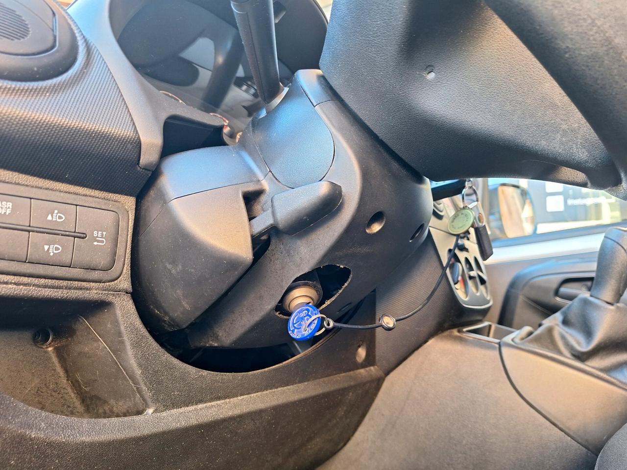 Fiat Fiorino 1.3 MJT 95CV Combinato Adventure