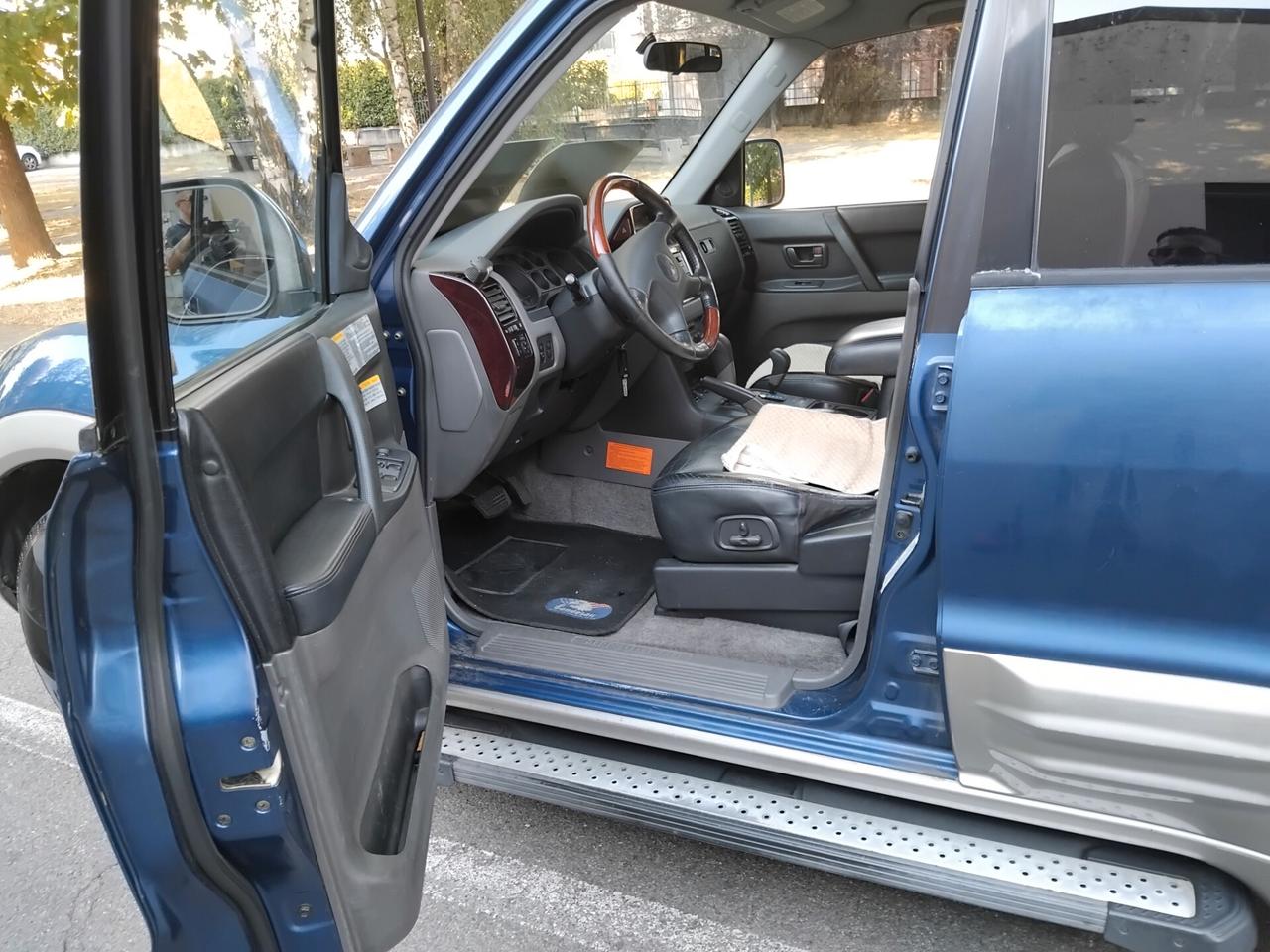 Mitsubishi Pajero 3.2 16V DI-D 7POSTI. GLS2 CAMBIO AUTOMATICO