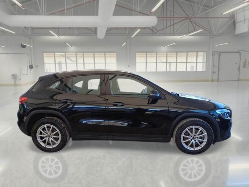MERCEDES-BENZ GLA 180 d Automatic Business Extra