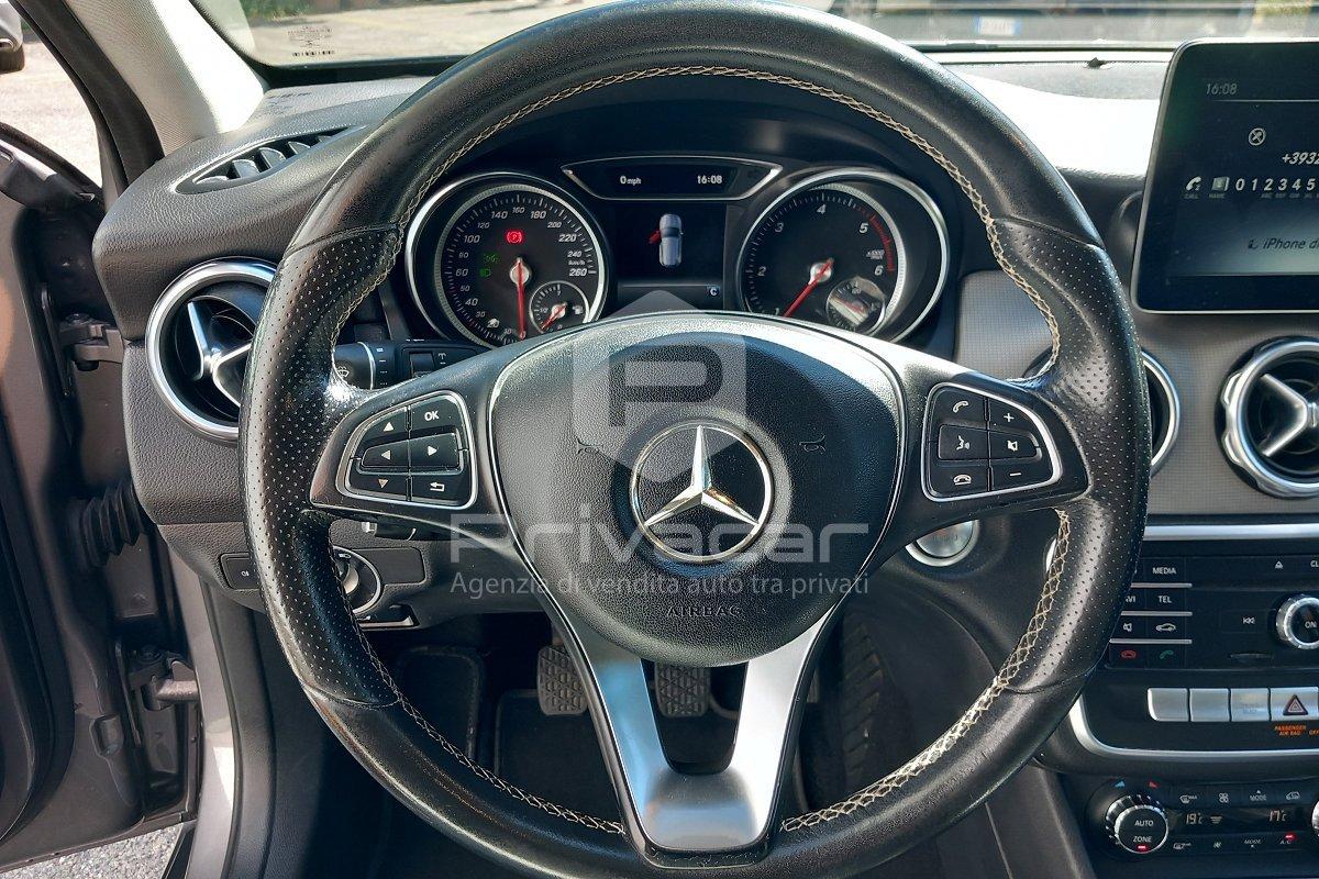 MERCEDES GLA 180 d Sport