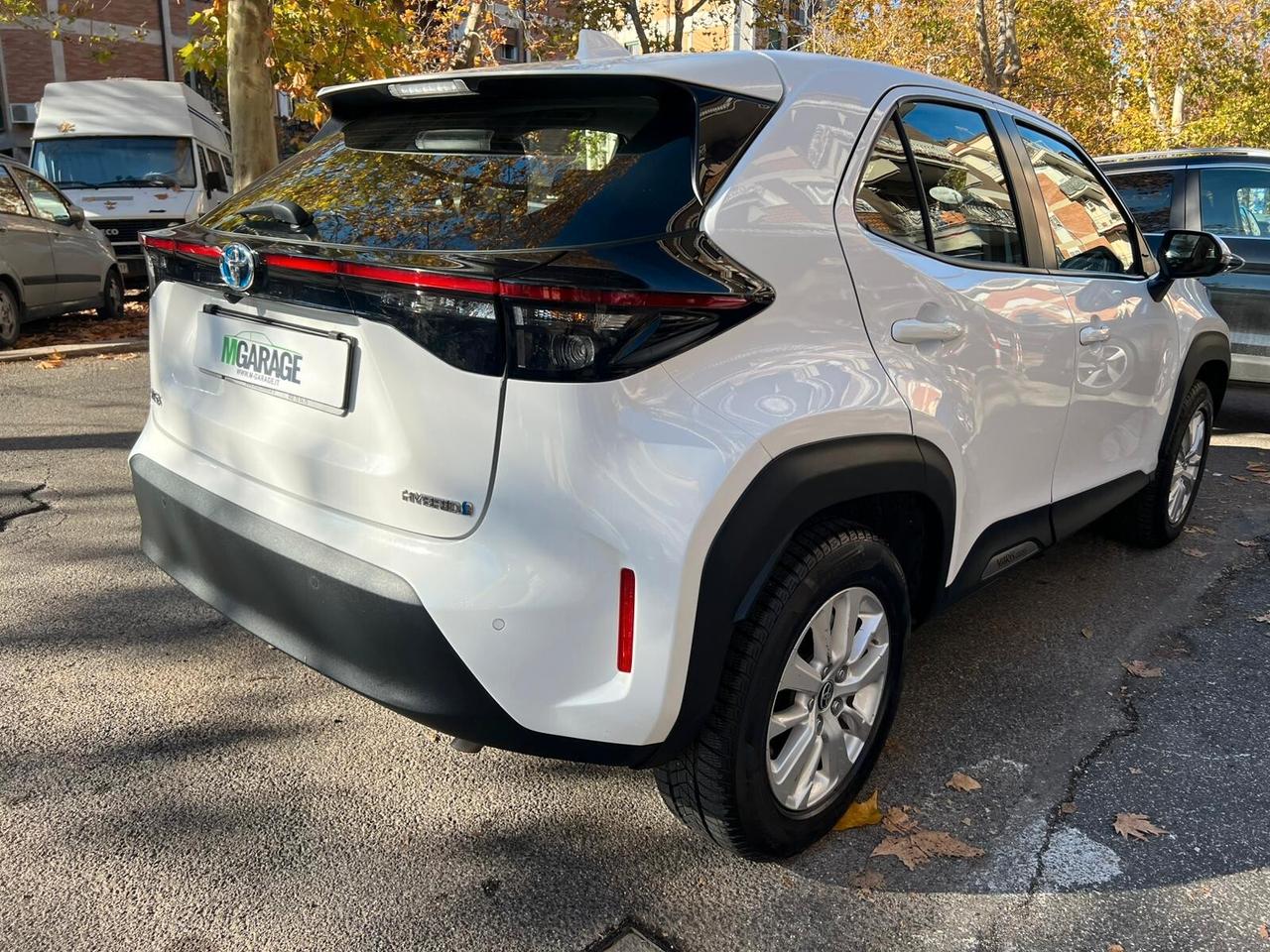 Toyota Yaris Cross 1.5 Hybrid E-CVT AWD-i Business