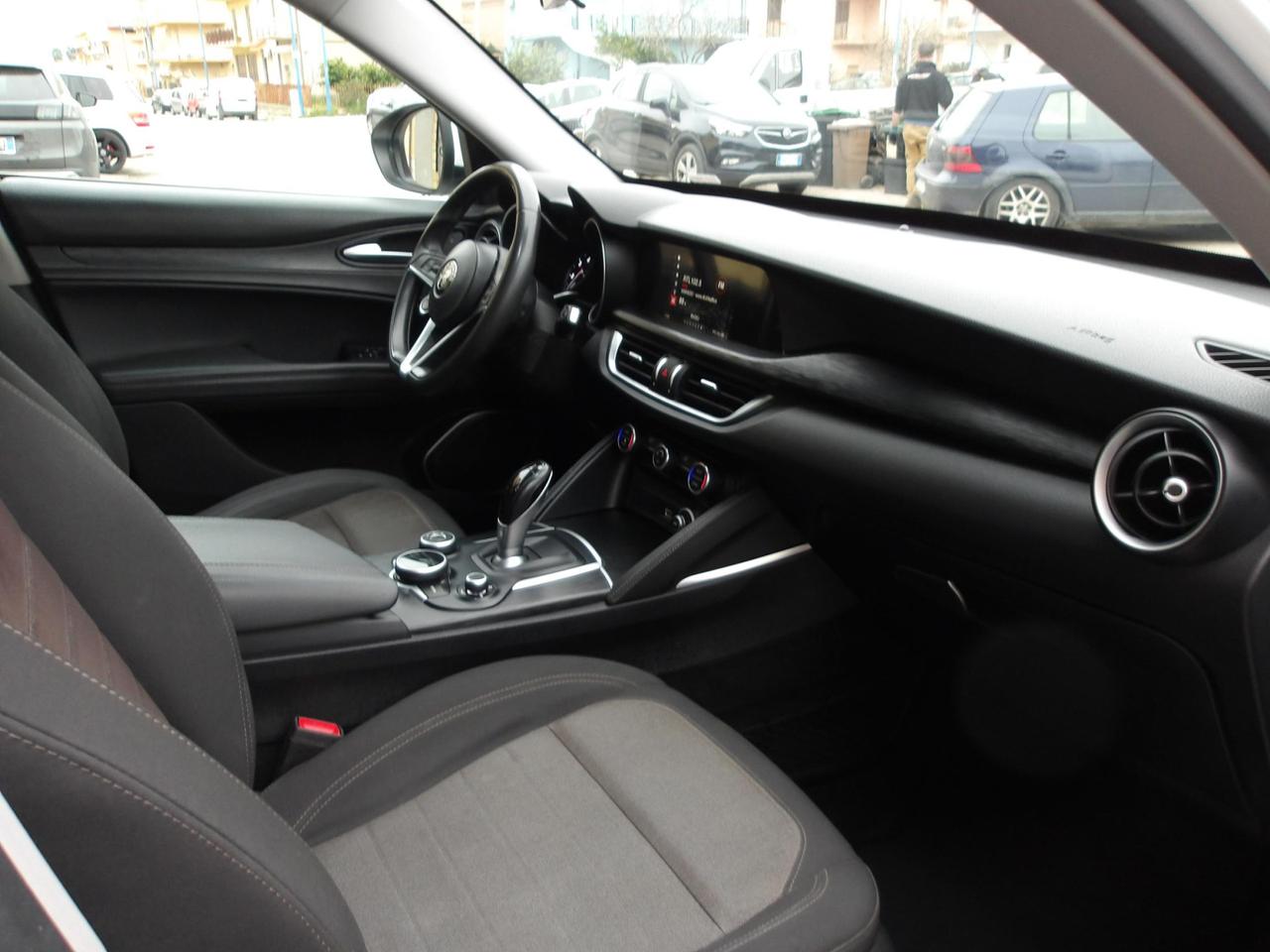 Alfa Romeo Stelvio 2.2 t Super rwd 180cv auto