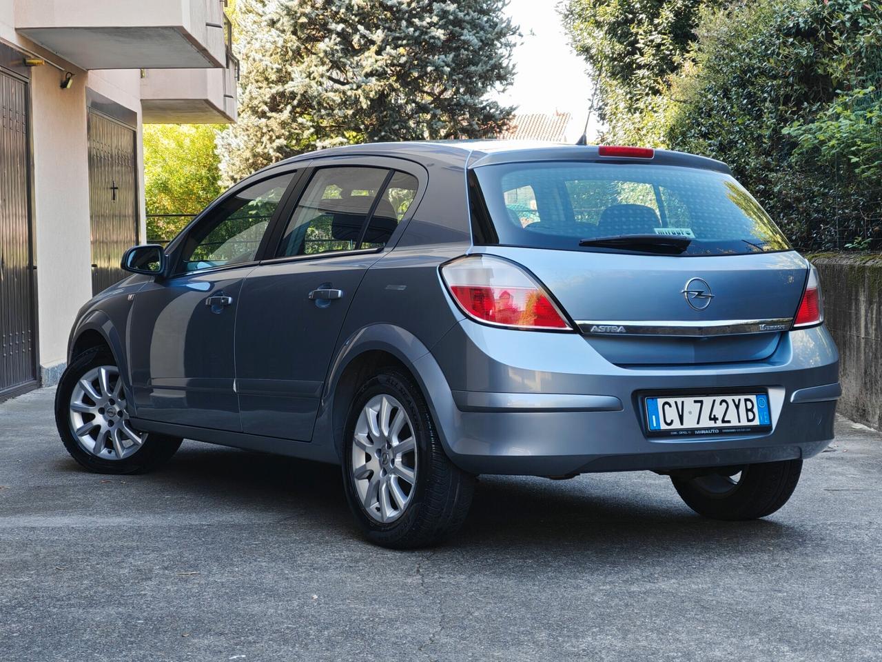 Opel Astra 1.6 BENZINA 105cv / Uniproprietario