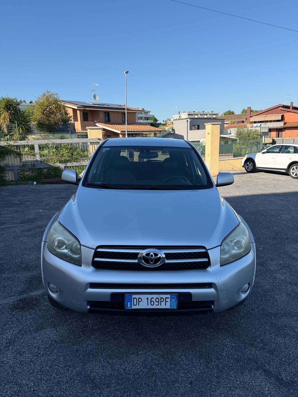 Toyota RAV 4 RAV4 Crossover 2.2 D-Cat 177 CV Luxury