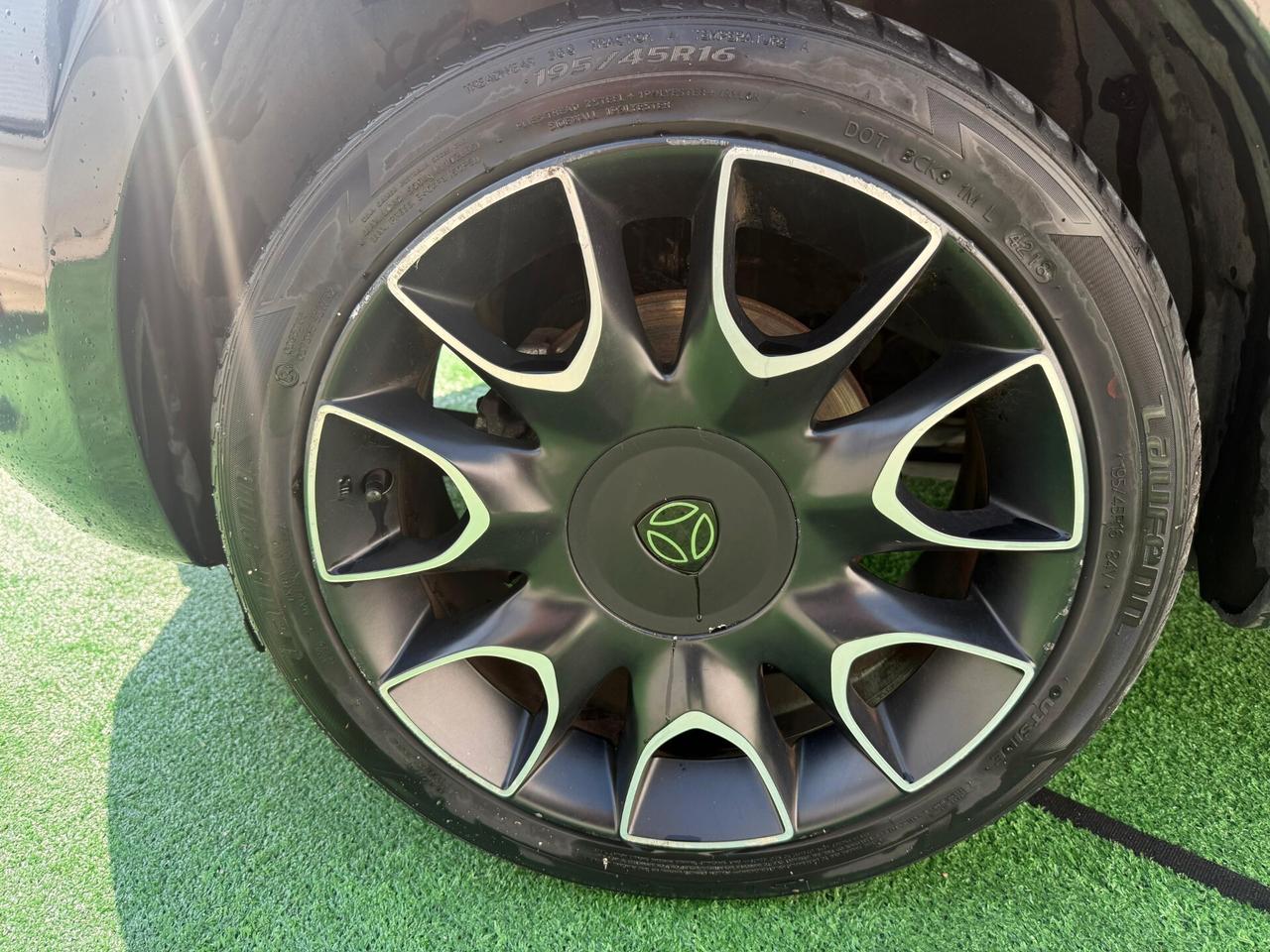 Lancia Ypsilon S MomoDesign ecochic Gpl 69cv E6