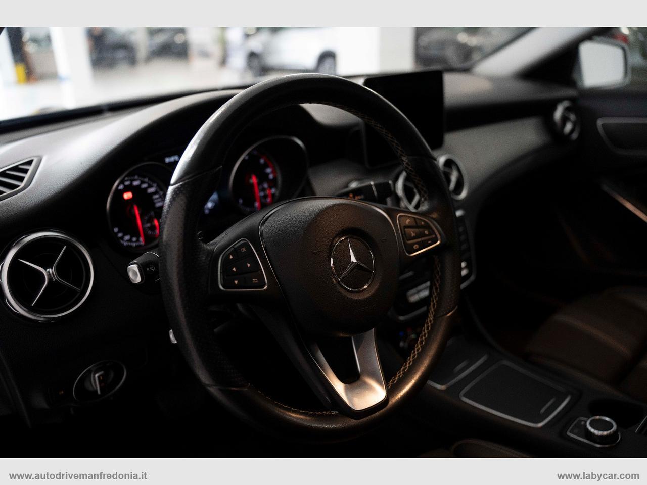 MERCEDES-BENZ GLA 220 CDI Automatic Premium