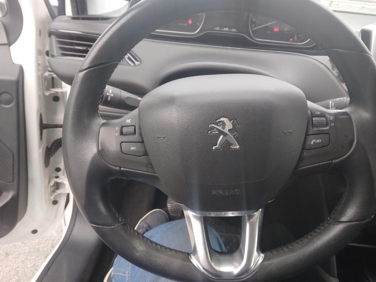Peugeot 208 1.2 benzina Allure 2015