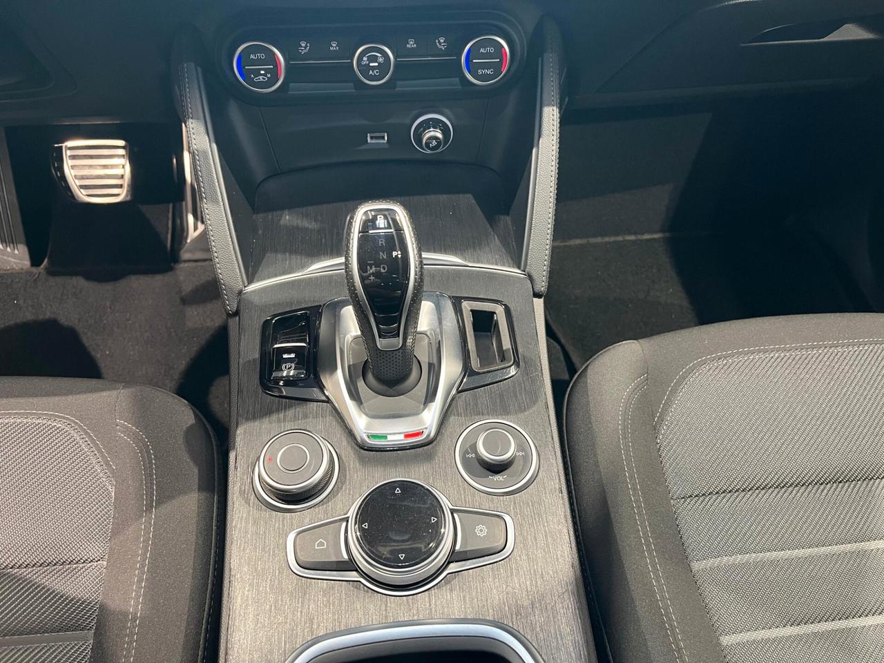 Alfa Romeo Stelvio 2.2 Turbodiesel 160 CV AT8 RWD Business