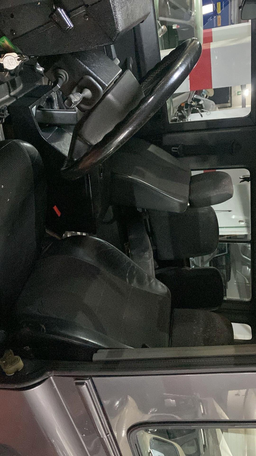 Land Rover Defender LD - Tomb Raider