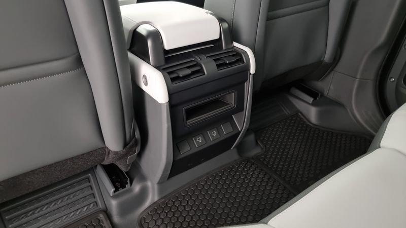 Land Rover Defender 110 3.0D I6 200 CV AWD Auto S