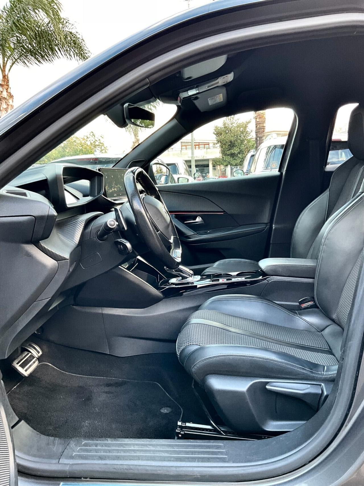 Peugeot 2008 BlueHDi 100 S&S GT LINE EAT8