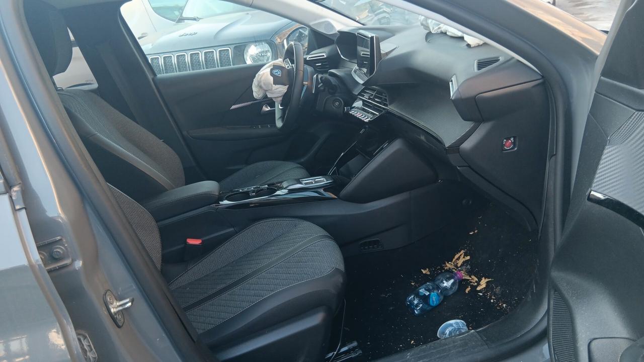 Peugeot 208 Hybrid 145 e-DCS6 GT INCIDENTATA SINISTRATA MONDIALCARS 025