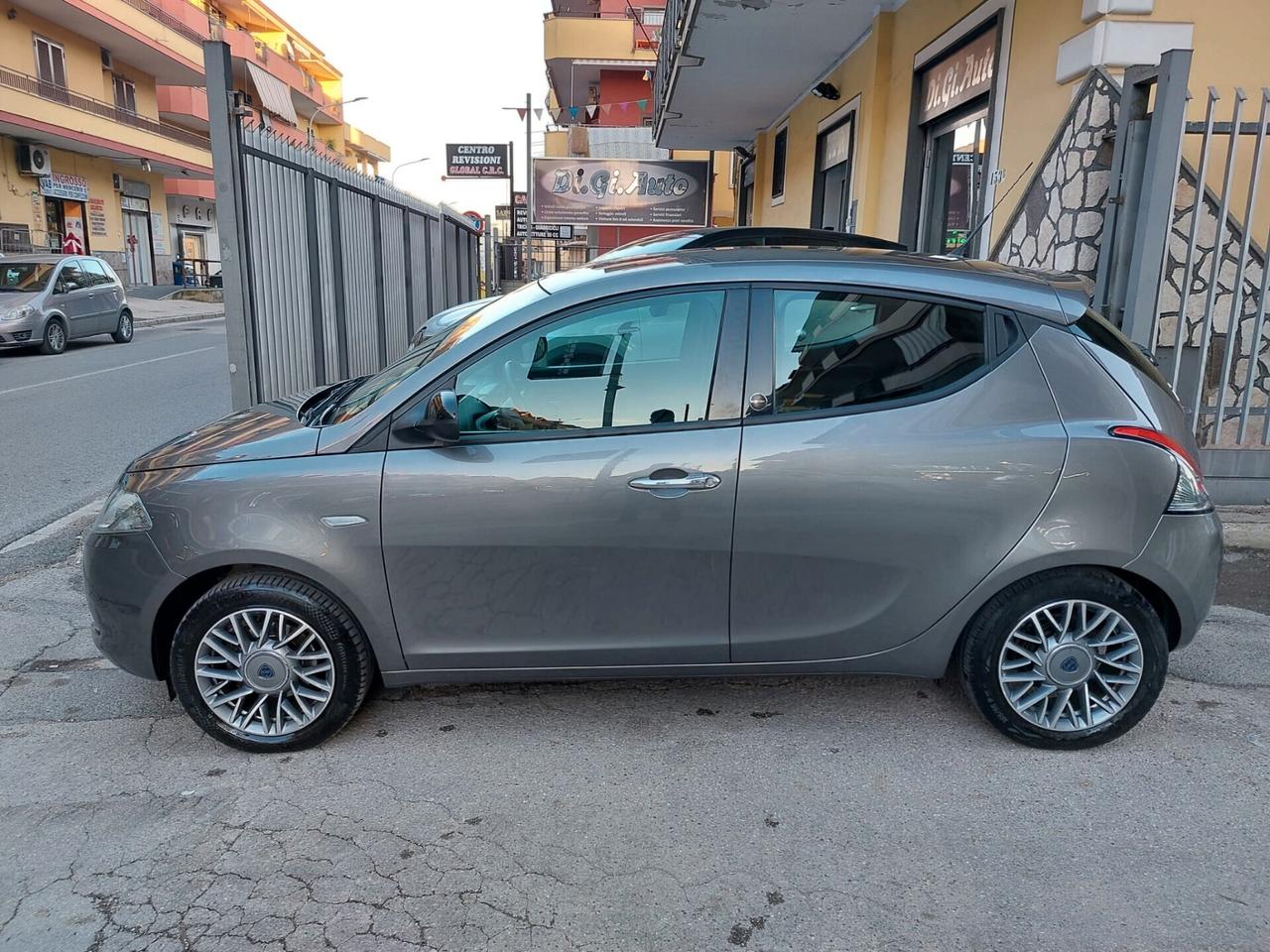Lancia Ypsilon 1.2 69 CV 5 porte GPL Ecochic Gold