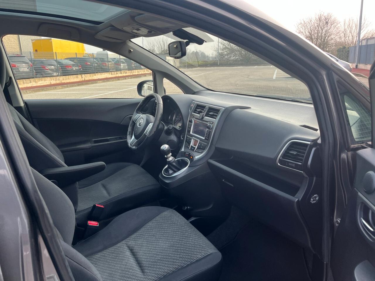 Toyota Verso-S 1.3 MT Active KM CERTIFIFCATI UNICO PROPRIETARIO*TETTO PANORAMICO*