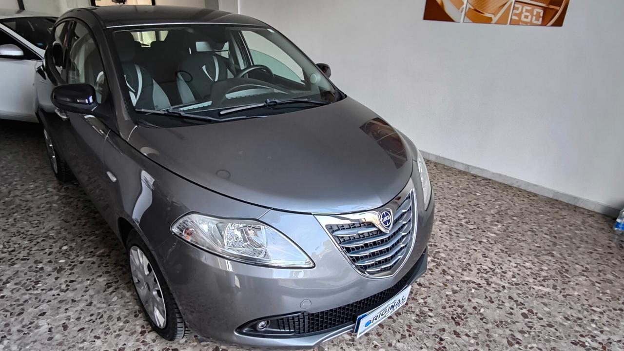 Lancia Ypsilon 1.2 69 CV 5 porte S&S Silver