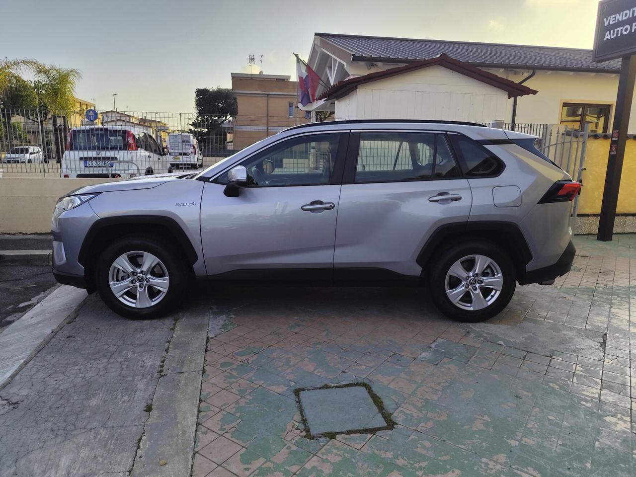 Toyota RAV 4 RAV4 2.5 HV (218CV) E-CVT 2WD Business GARANZIA UFFICIALE TOYOTA