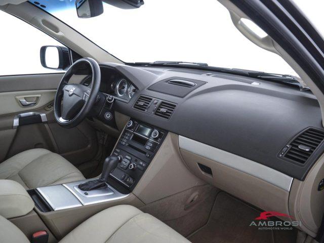 VOLVO XC90 D5 AWD Geartronic Momentum