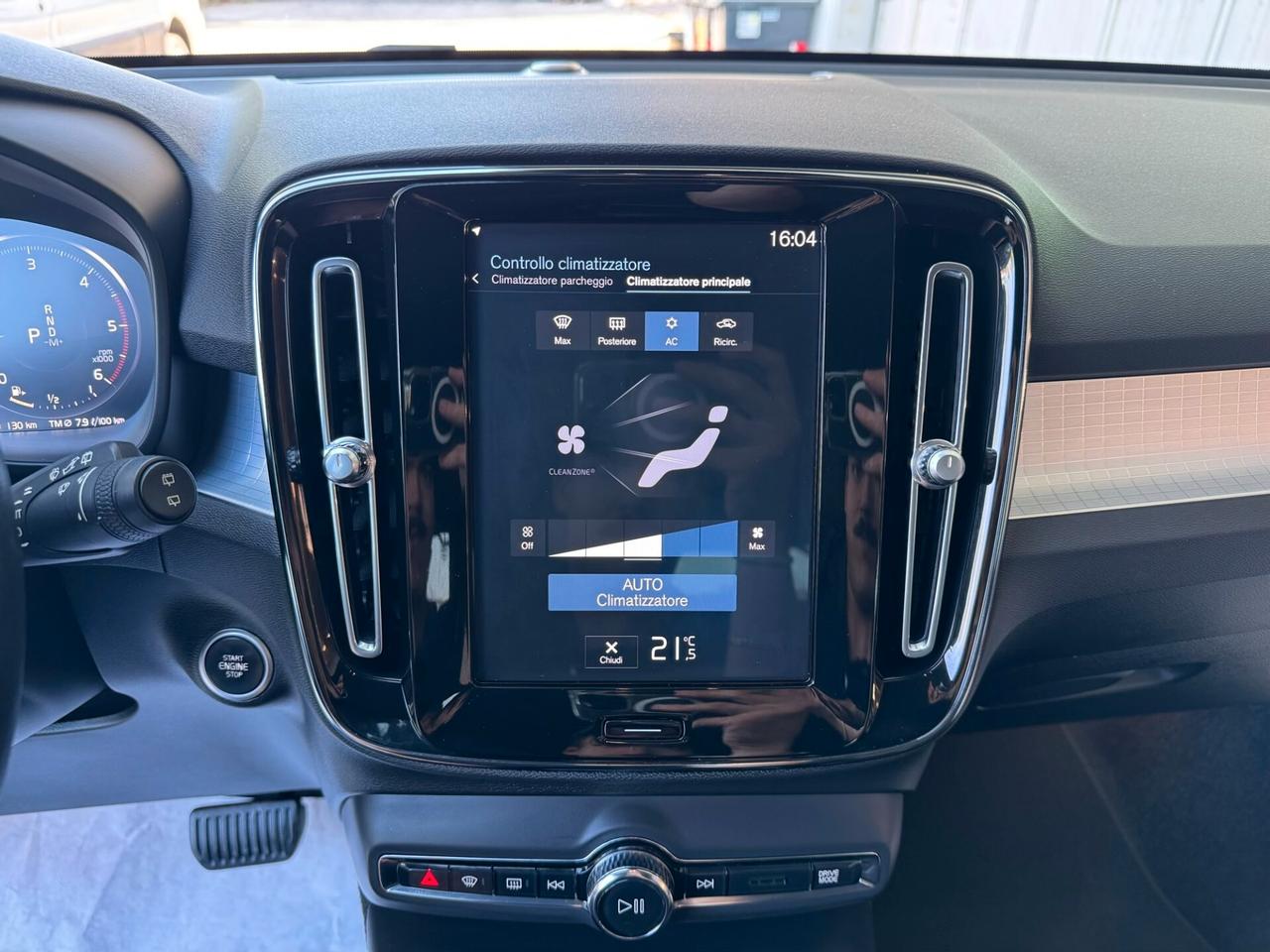 Volvo XC40 2.0 d4 Momentum AWD GEARTRONIC UNIPROP.