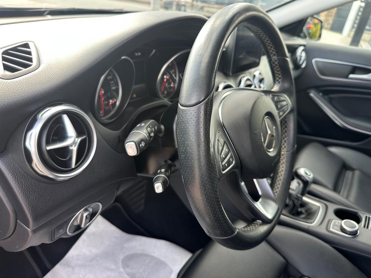 Mercedes-benz GLA 200d Sport NAVI*PELLE*R.CAMERA