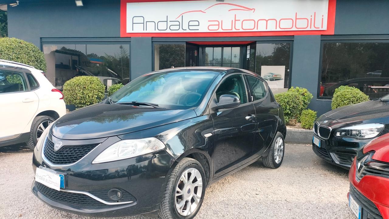 Lancia Ypsilon 1.2 DOPPIO TETTO NAVIGATORE PREZZO REALE