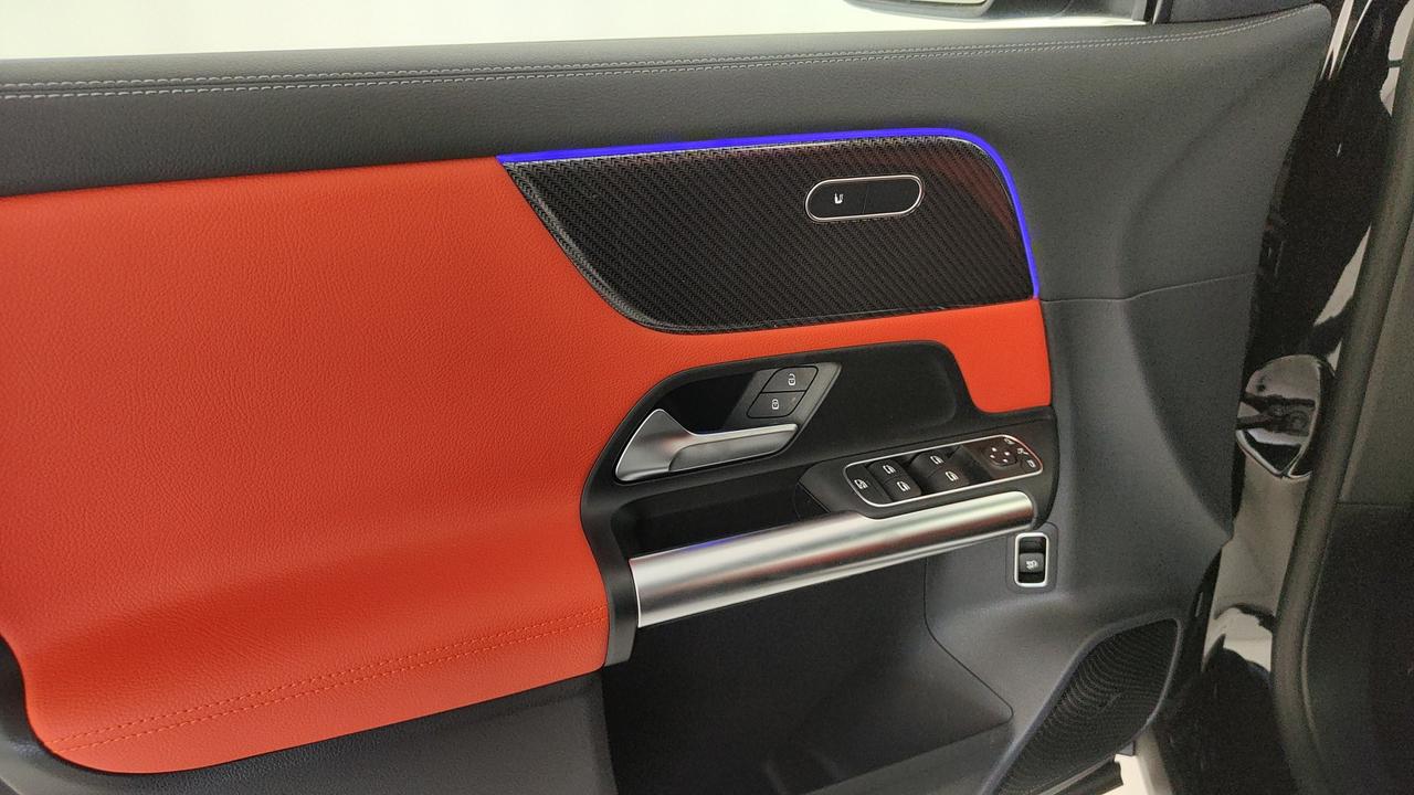 Mercedes-Benz GLA 200 d automatic