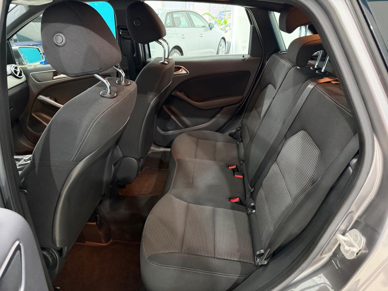 MERCEDES CLASSE B 2015 DIESEL *MANUALE *88 MILAKM CERTIFICATI