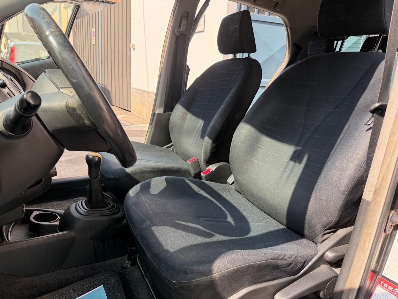 Toyota Yaris 1.0 5 porte