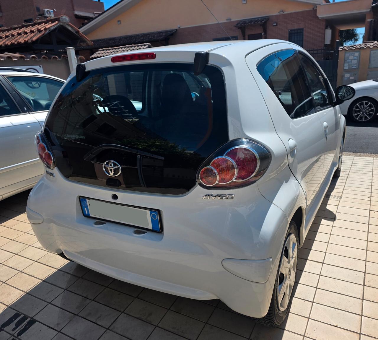 Toyota Aygo 1.0 12V VVT-i 5 porte Sol Connect MMT