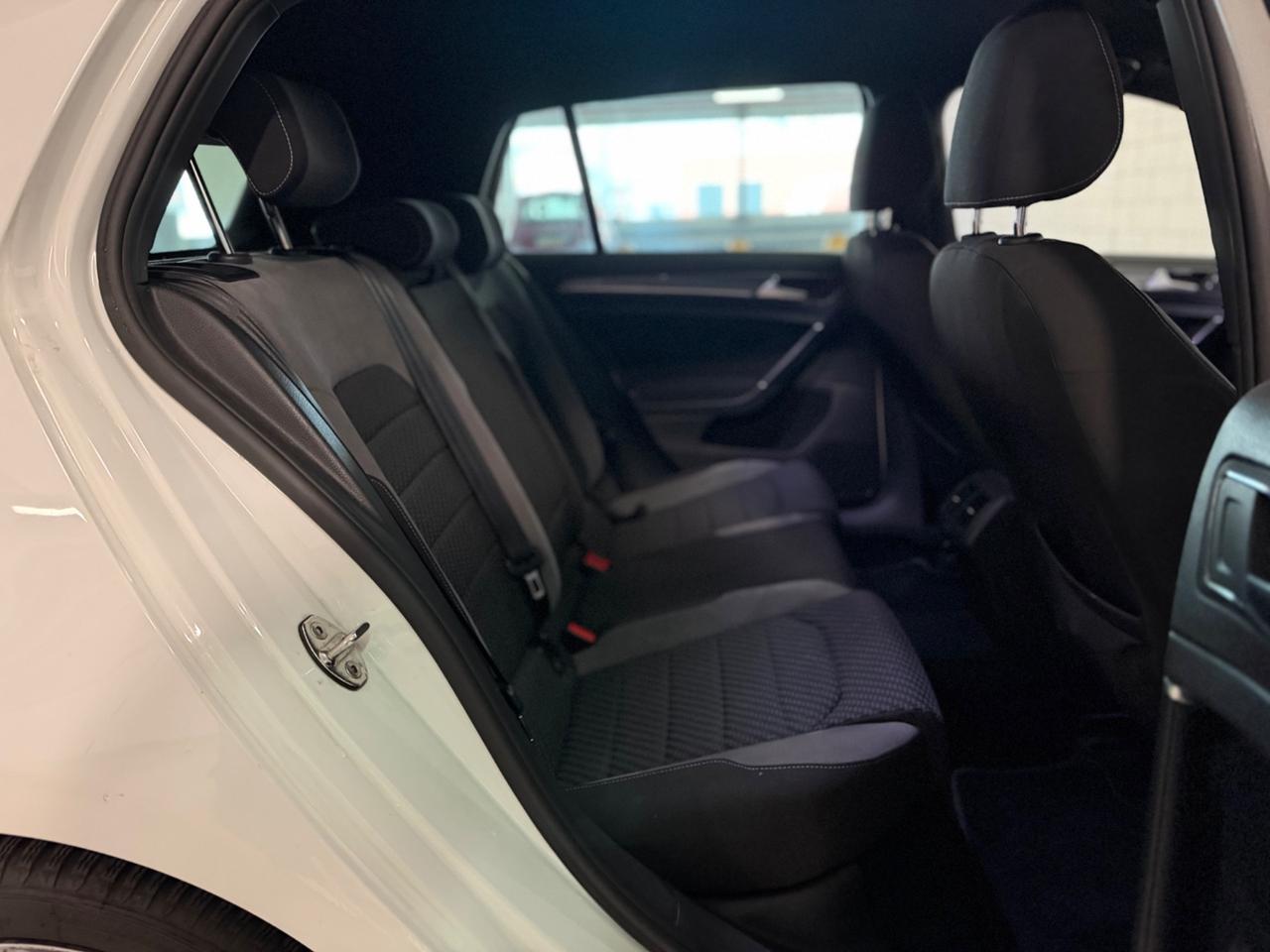 Volkswagen Golf 1.4 TSI 125CV DSG R Line