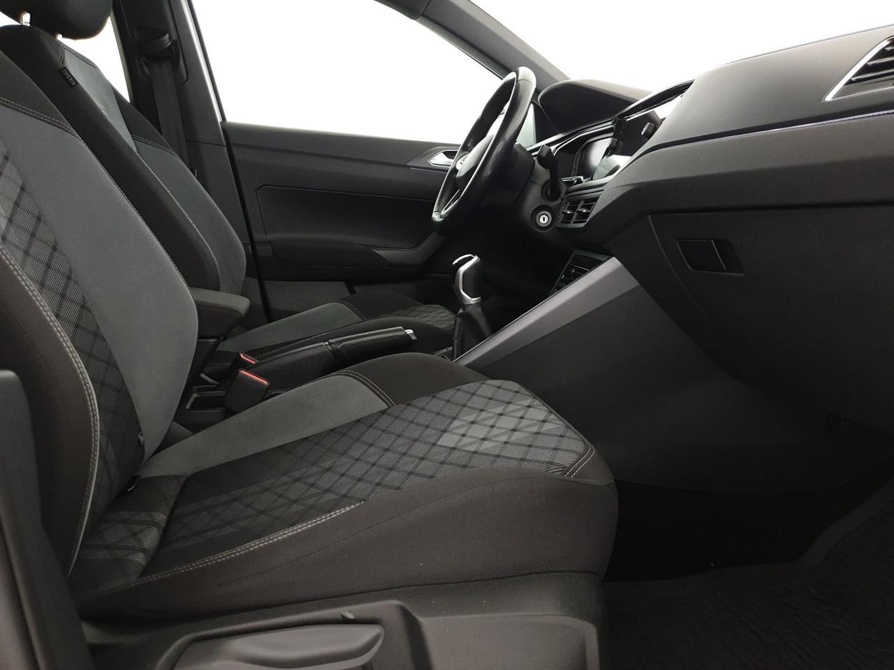 Volkswagen Taigo 1.0 tsi r-line 110cv