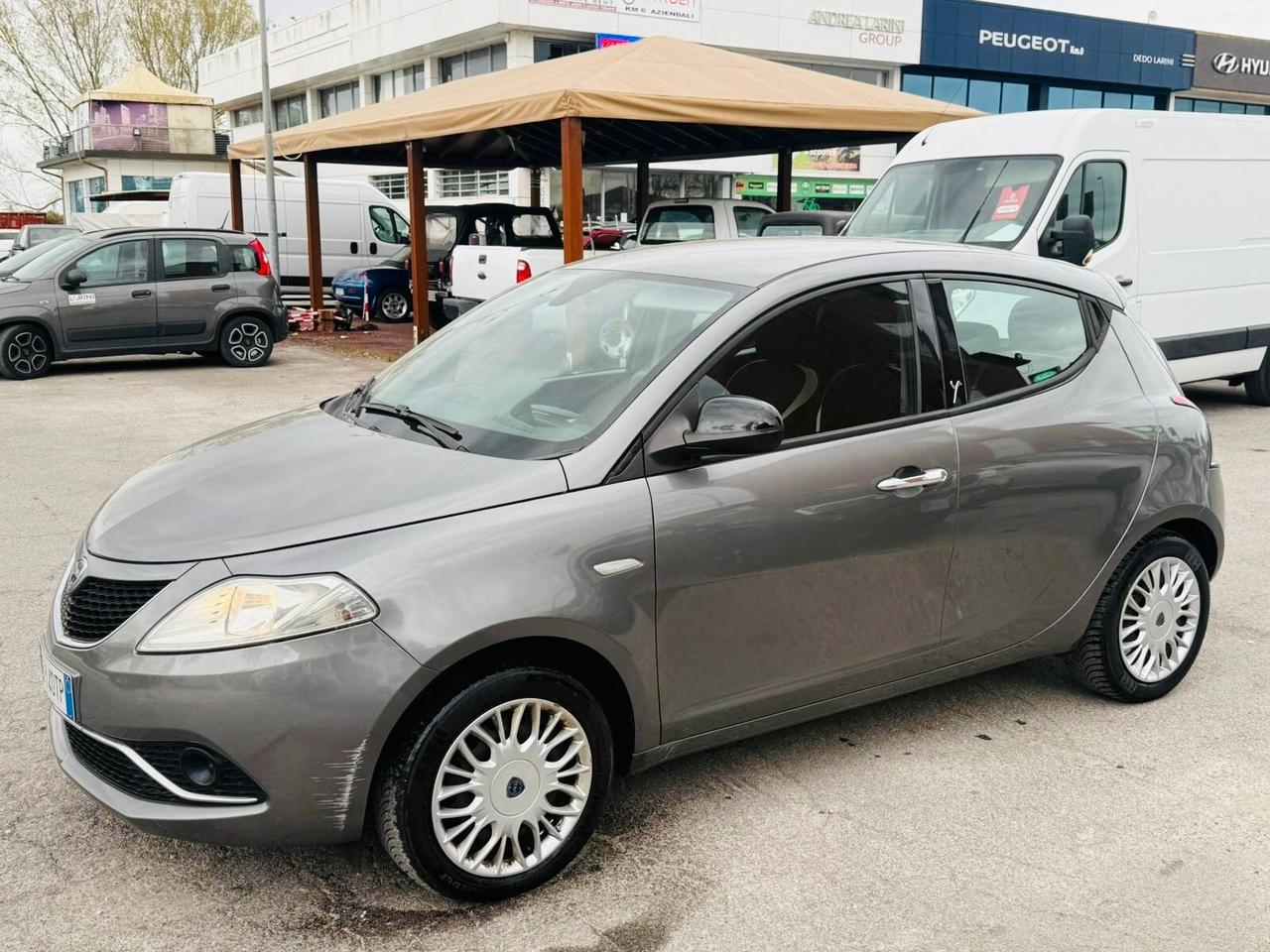 Lancia Ypsilon 1.2 69 CV 5 porte GPL Ecochic Gold