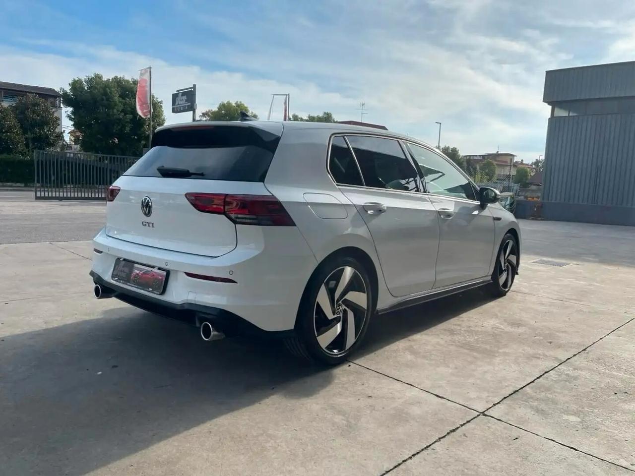 Volkswagen Golf GTI 2.0 TSI DSG