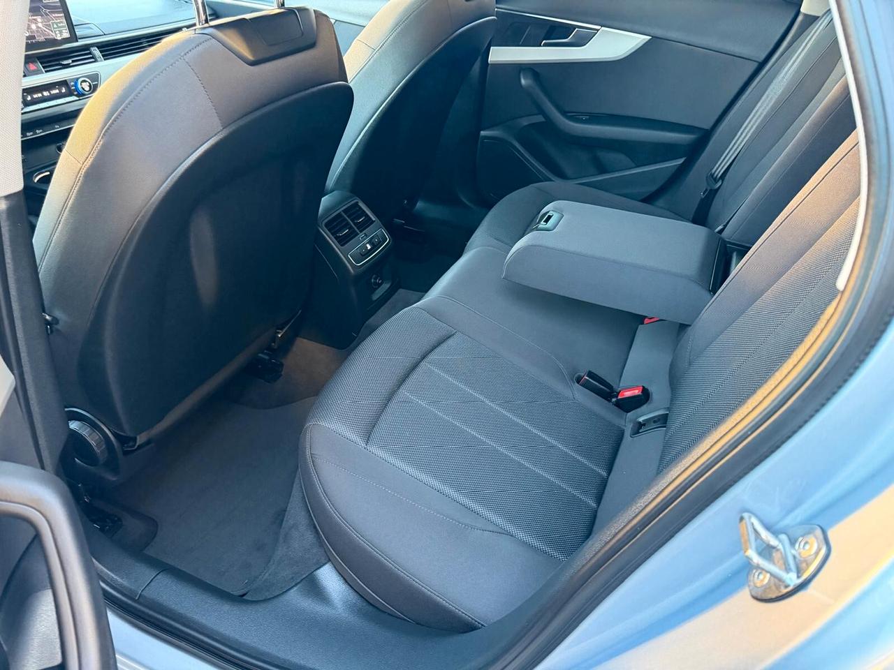 Audi A4 30 TDI/136 CV S tronic Advanced FARI MATRIX