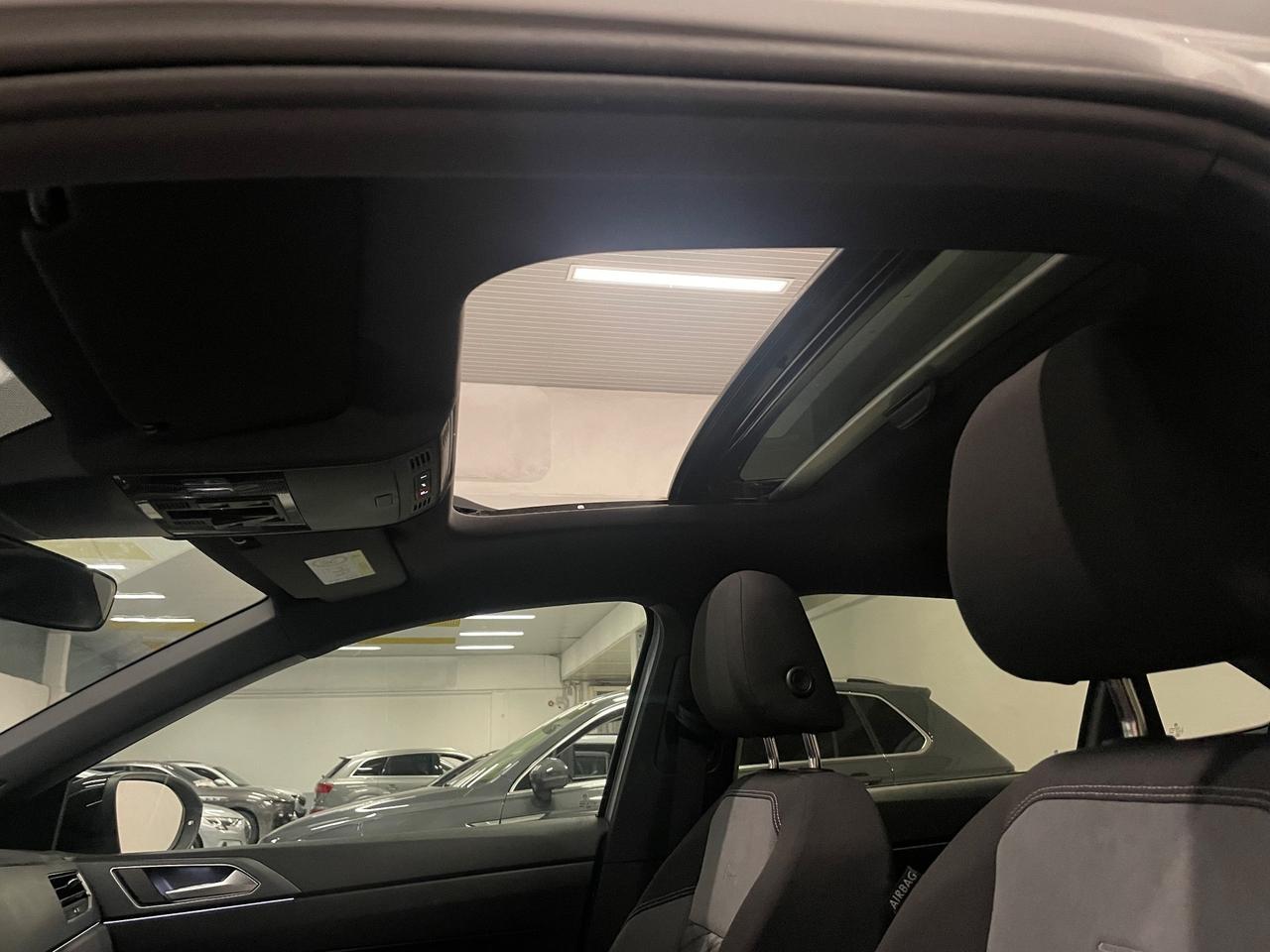 Volkswagen Taigo 1.0 TSI 115 CV DSG R-Line