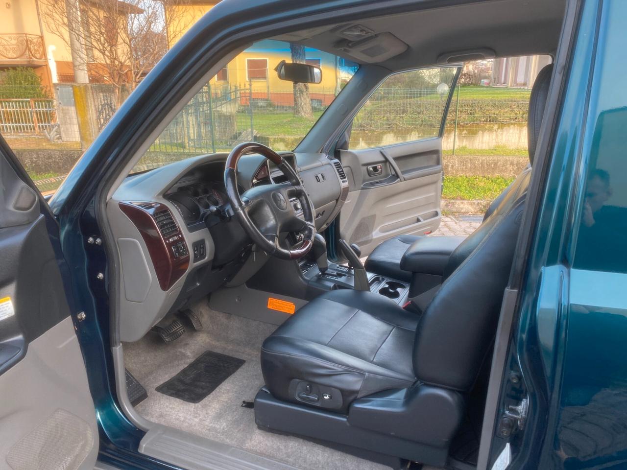 Mitsubishi Pajero 3.2DI-D GLS Autocarro Automatic