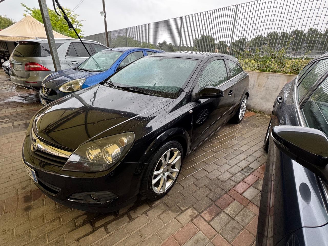 Opel Astra GTC 1.9 16V CDTI 150CV 3 porte Cosmo