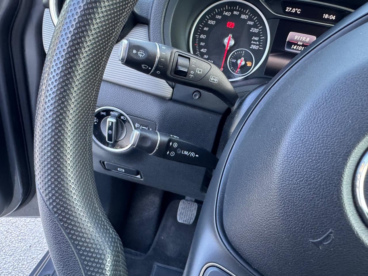 Mercedes-benz B 180 d Sport Retrocamera, Tempomat, Navi