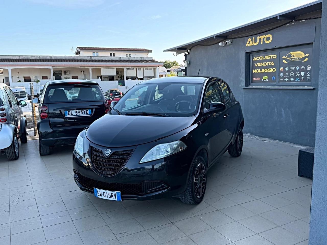 Lancia Ypsilon 0.9 TwinAir 85 CV 5 porte Metano Ecochic Elefantino