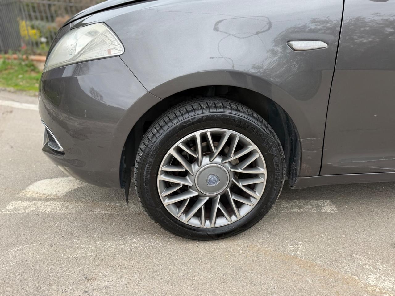 Lancia Ypsilon 1.2 69 CV 5 porte GPL Ecochic Gold