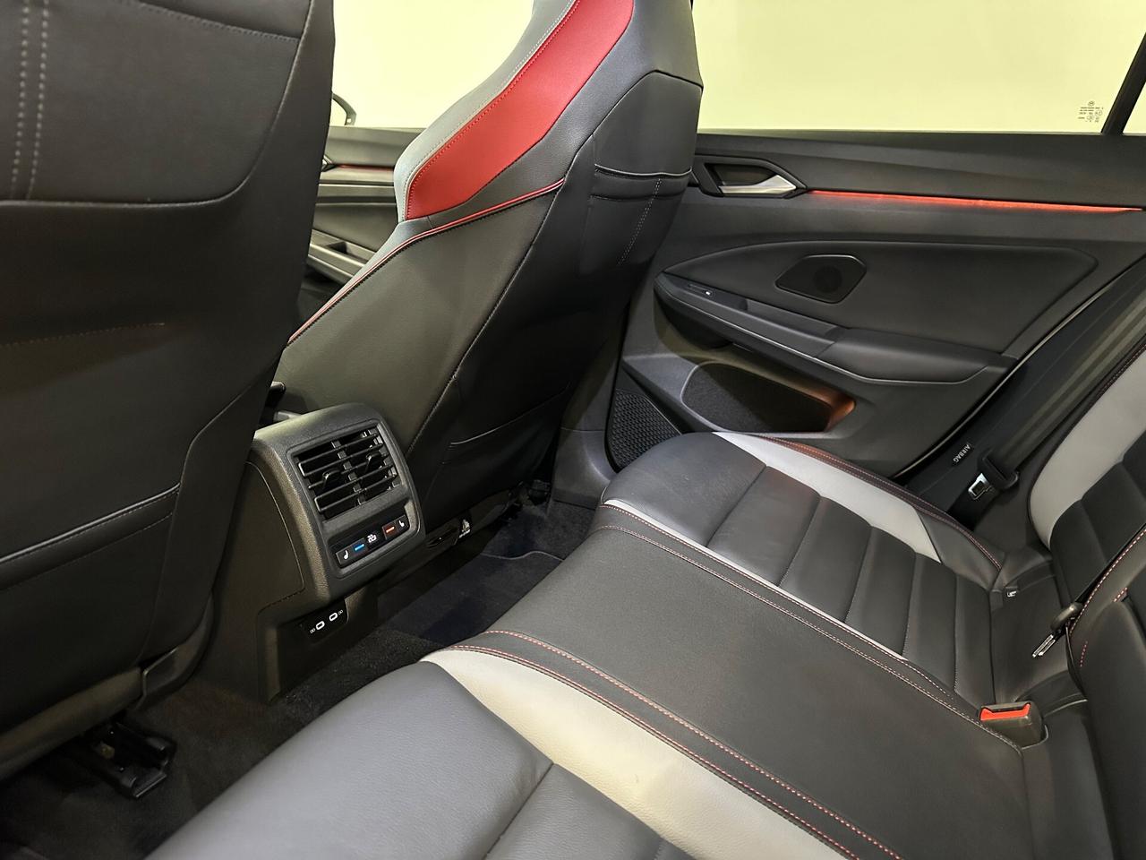 Volkswagen Golf GTI Golf 2.0 TSI GTI DSG PERFORMANCE