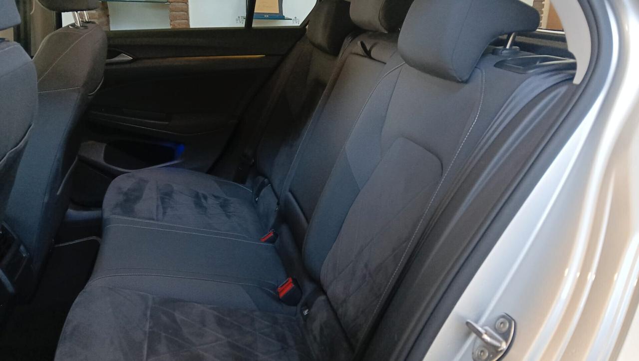 Volkswagen Golf 1.0 eTSI EVO DSG Life