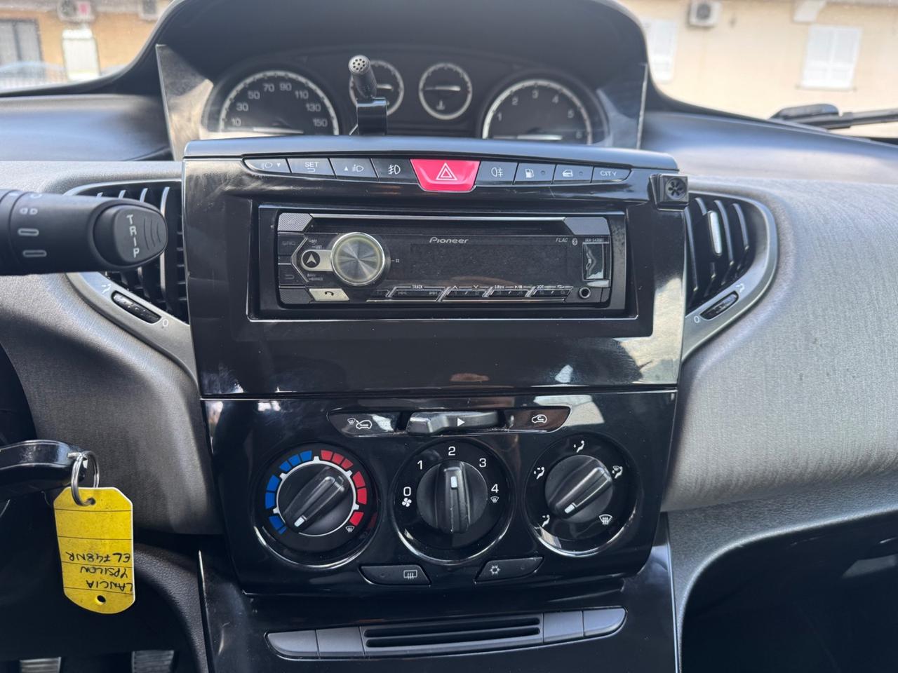 Lancia Ypsilon 1.2 GPL 69CV Ecochic 2012