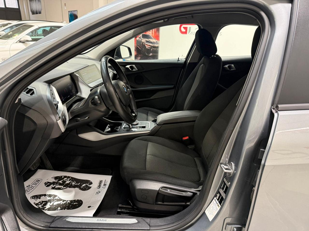 Bmw 118 118d 5p. Business Advantage