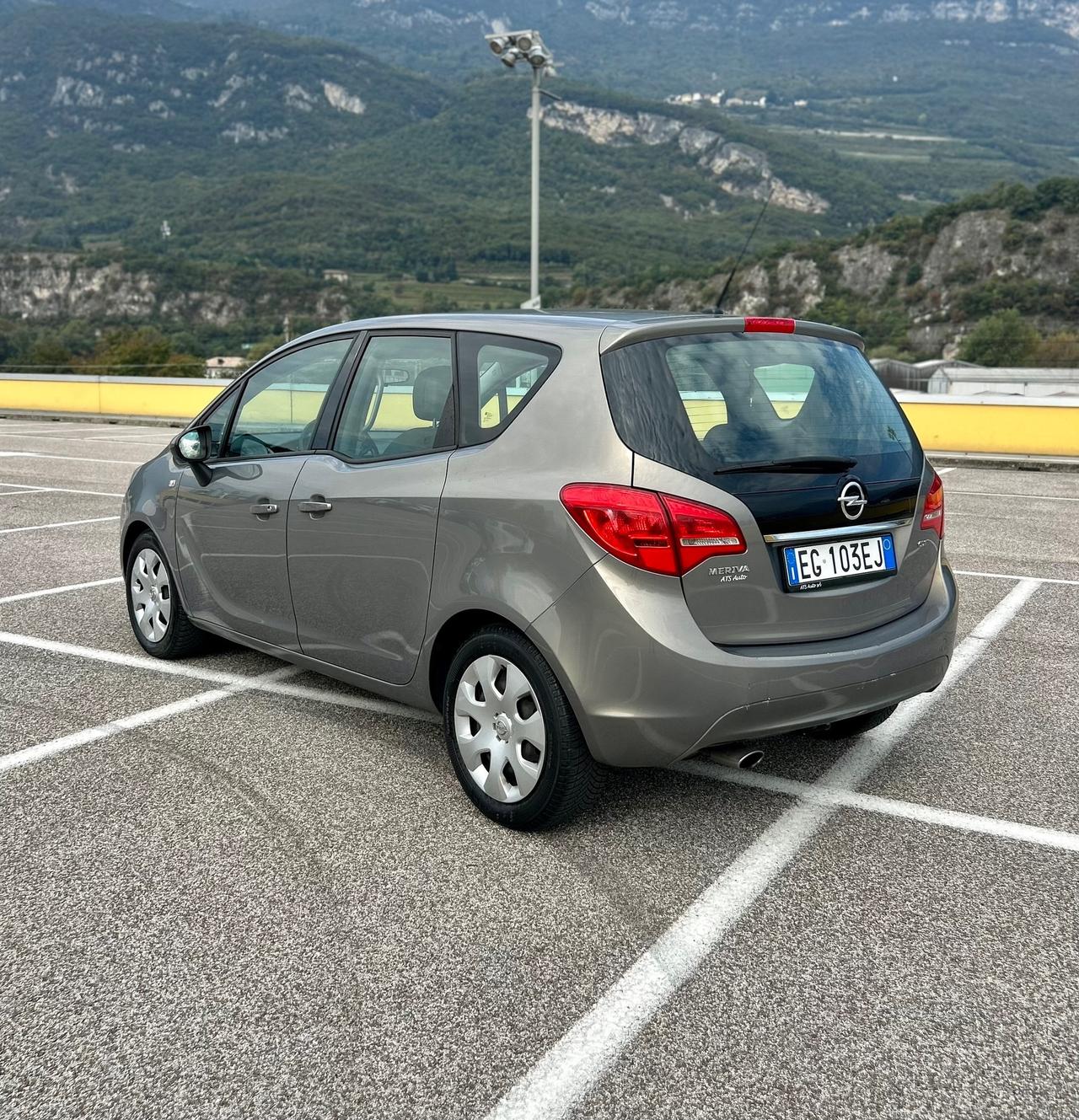 Opel Meriva B-Color Panoramic Neopatentati 2011