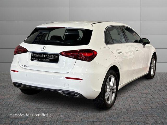 MERCEDES-BENZ A 250 e hybrid EQ Progressive Advanced
