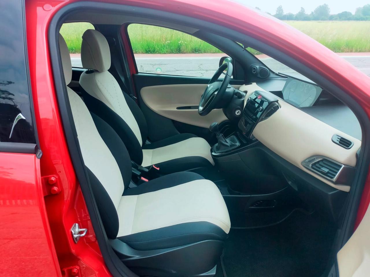Lancia Ypsilon 0.9 TwinAir 85 CV 5 porte S&S DFN Gold AUTOMATICA